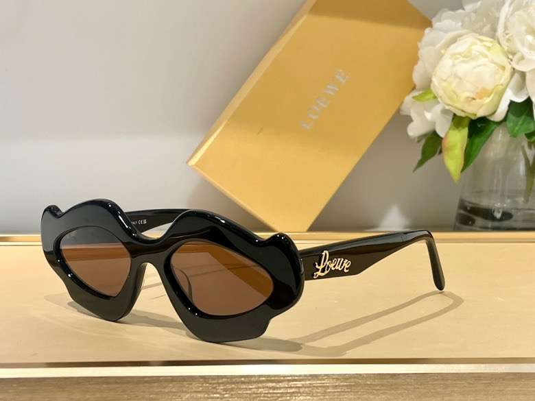 Picture of Loewe Sunglasses _SKUfw51902031fw